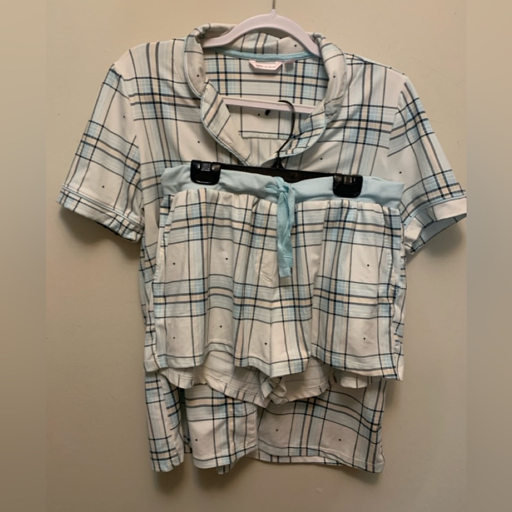 LA VIE EN ROSE Plaid Button-Up Shirt & Short Pajama Set